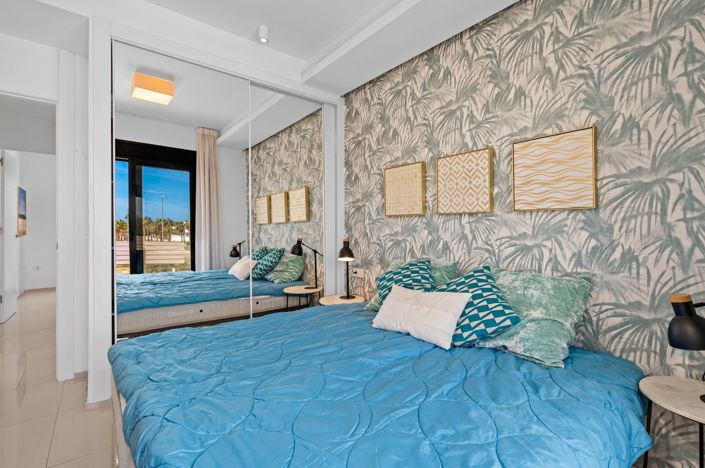 Image No.27-3 Bed Property for sale