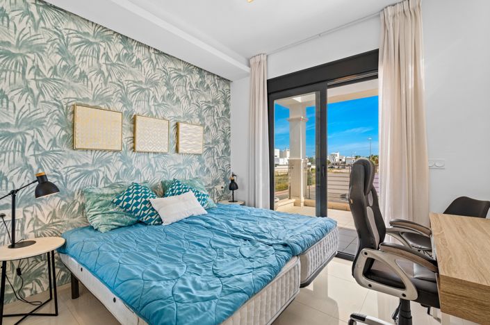 Image No.29-3 Bed Property for sale