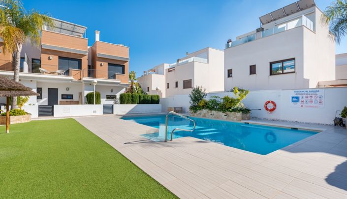 Image No.43-3 Bed Property for sale