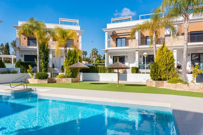 Image No.45-3 Bed Property for sale