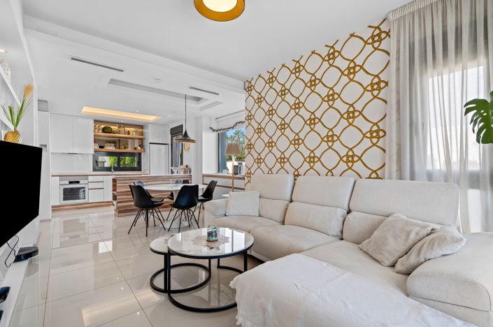 Image No.5-3 Bed Property for sale