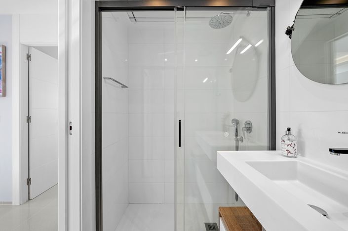 Image No.15-3 Bed Property for sale