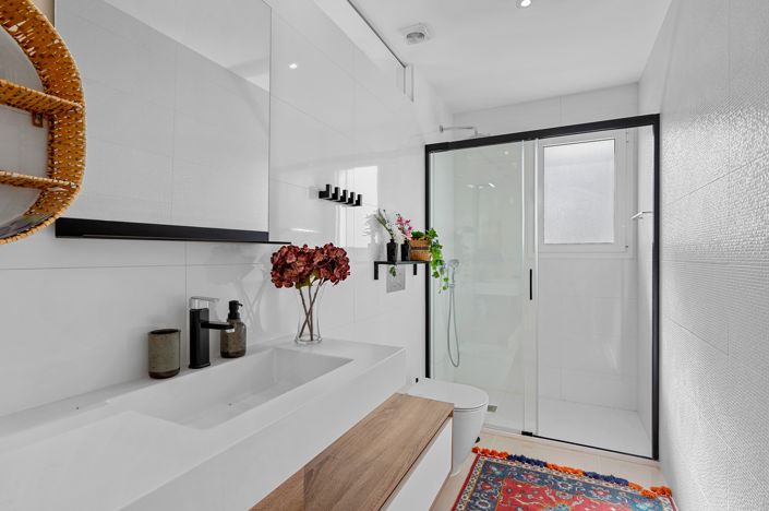 Image No.21-3 Bed Property for sale