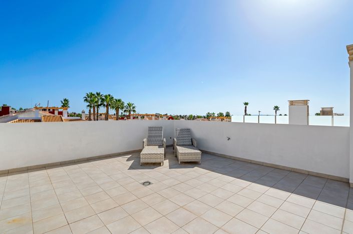 Image No.30-3 Bed Property for sale