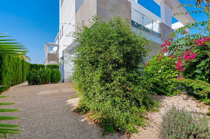 Image No.32-3 Bed Property for sale