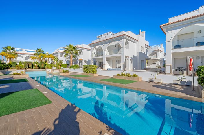 Image No.37-3 Bed Property for sale