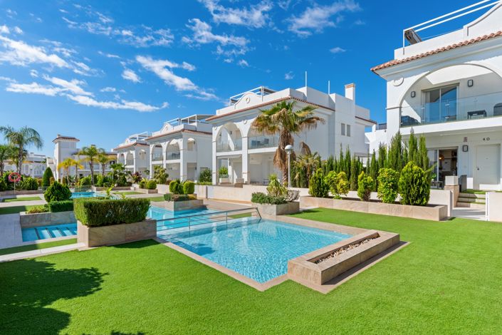 Image No.40-3 Bed Property for sale