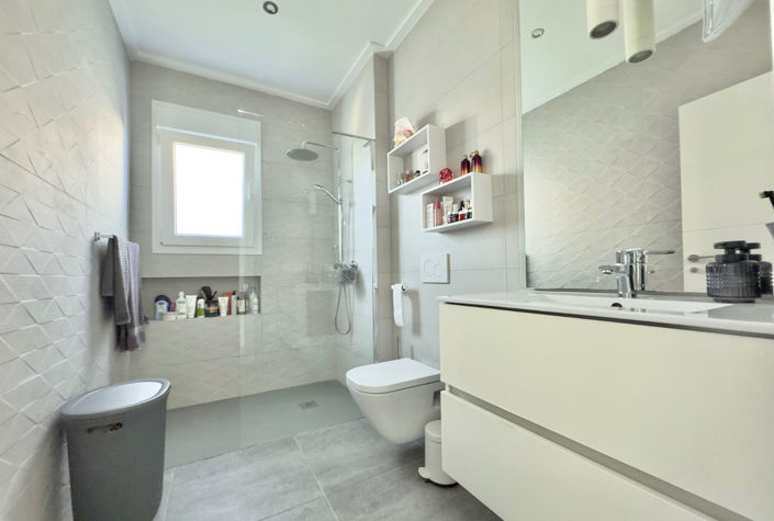 Image No.15-3 Bed Villa for sale