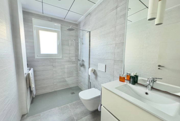 Image No.19-3 Bed Villa for sale