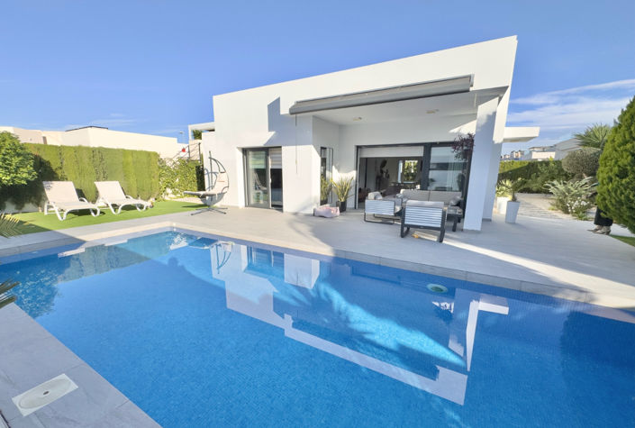 Image No.31-3 Bed Villa for sale