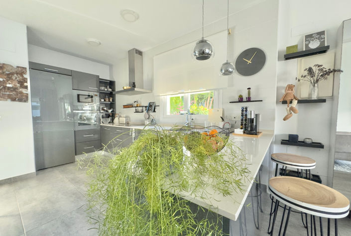 Image No.9-3 Bed Villa for sale