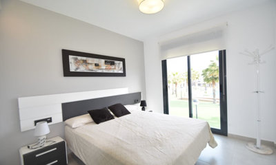 o_1j8te4ibt1hcej6cech15ba159i27