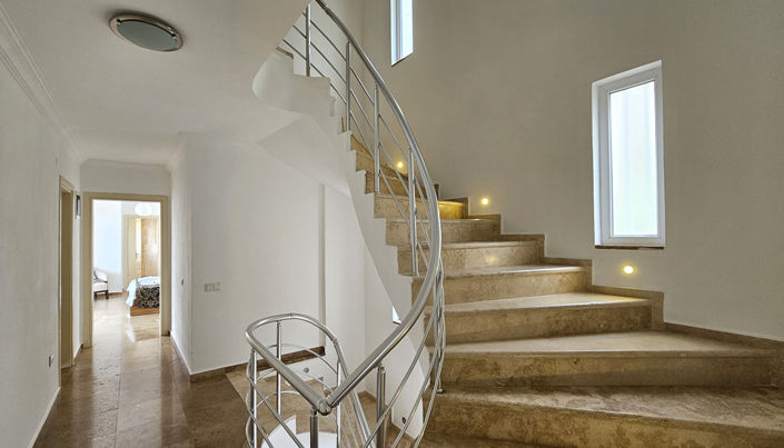 Image No.21-6 Bed Villa for sale