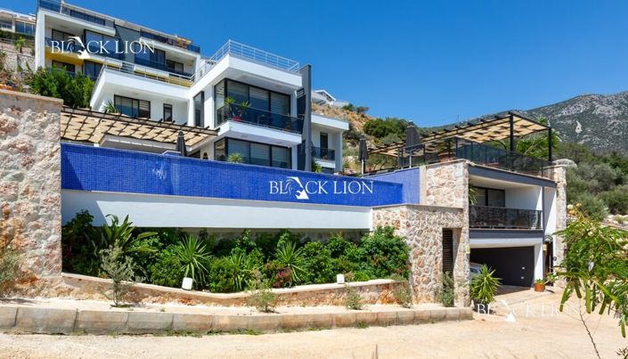 Image No.1-4 Bed Villa for sale