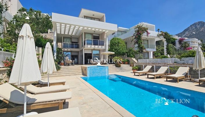 Image No.1-4 Bed Property for sale