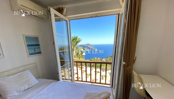 Image No.15-3 Bed Villa for sale