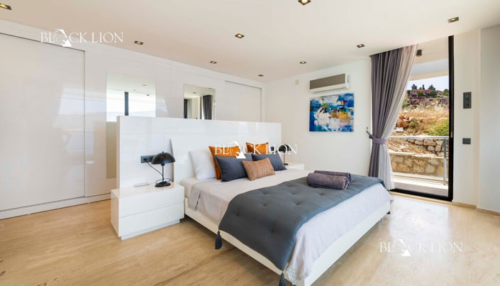 Image No.18-3 Bed Villa for sale