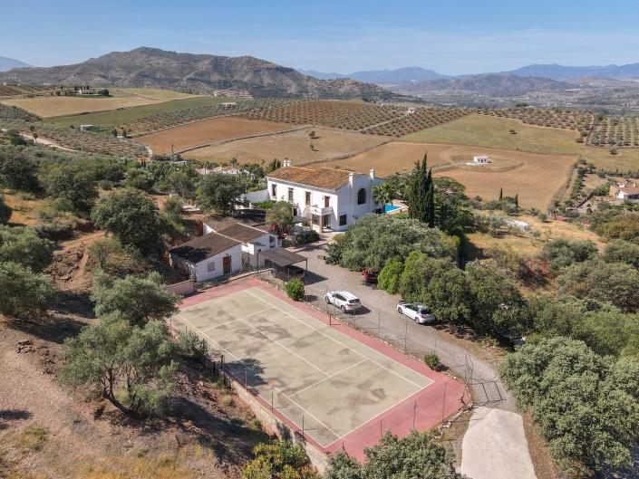 Image No.3-7 Bed Hotel for sale