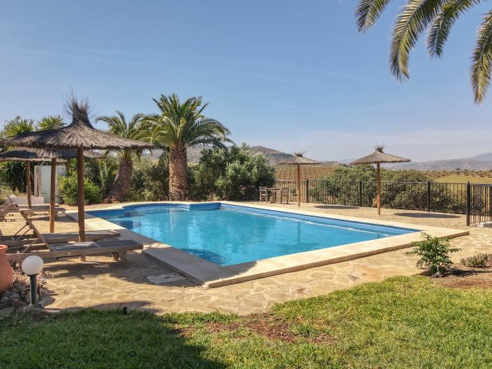 Image No.4-7 Bed Hotel for sale