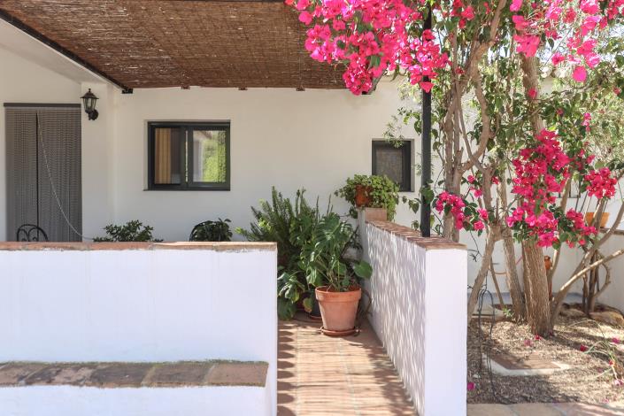 Image No.22-7 Bed Hotel for sale