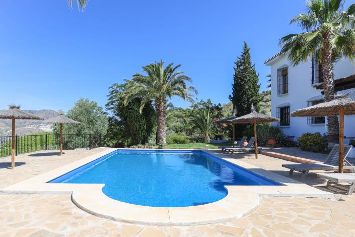 Image No.27-7 Bed Hotel for sale