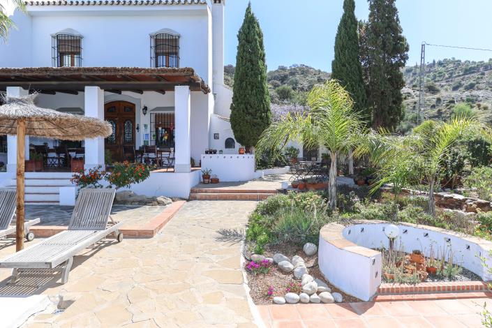 Image No.28-7 Bed Hotel for sale