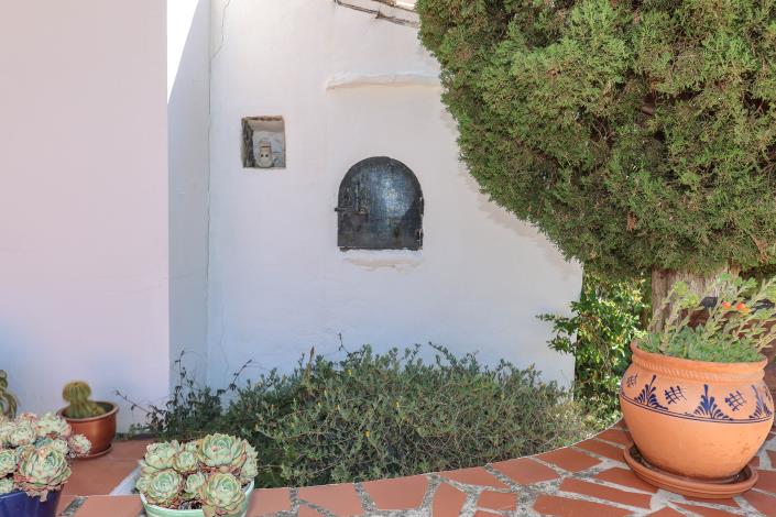 Image No.36-7 Bed Hotel for sale