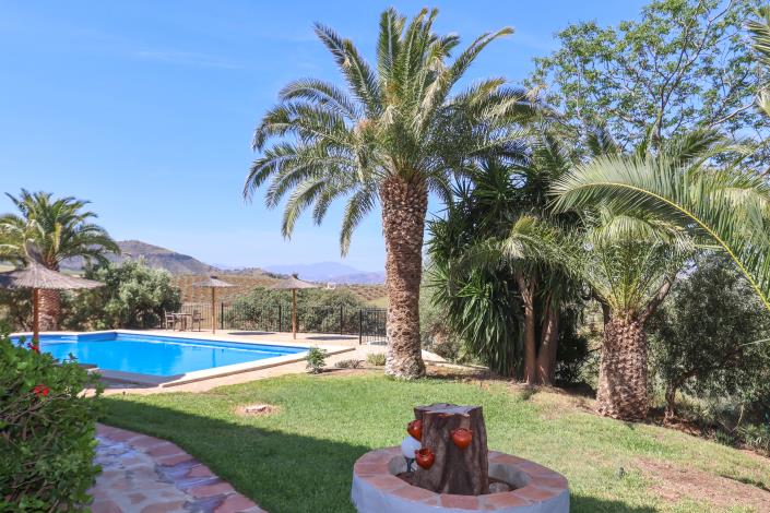 Image No.39-7 Bed Hotel for sale