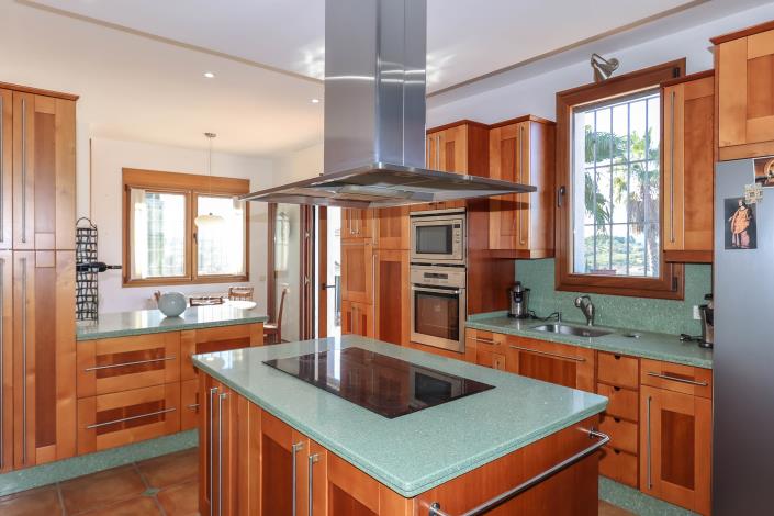 Image No.9-6 Bed Villa / Detached for sale