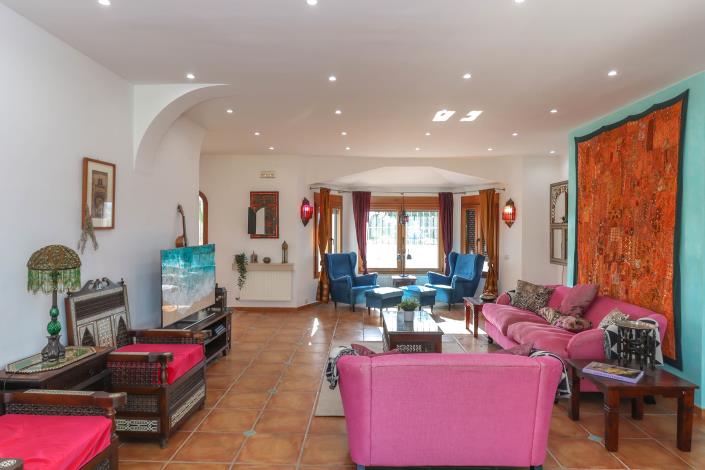 Image No.11-6 Bed Villa / Detached for sale