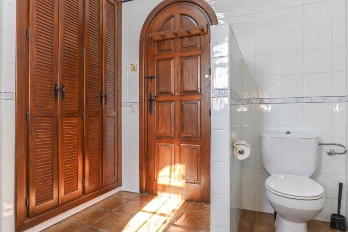 Image No.31-6 Bed Villa / Detached for sale