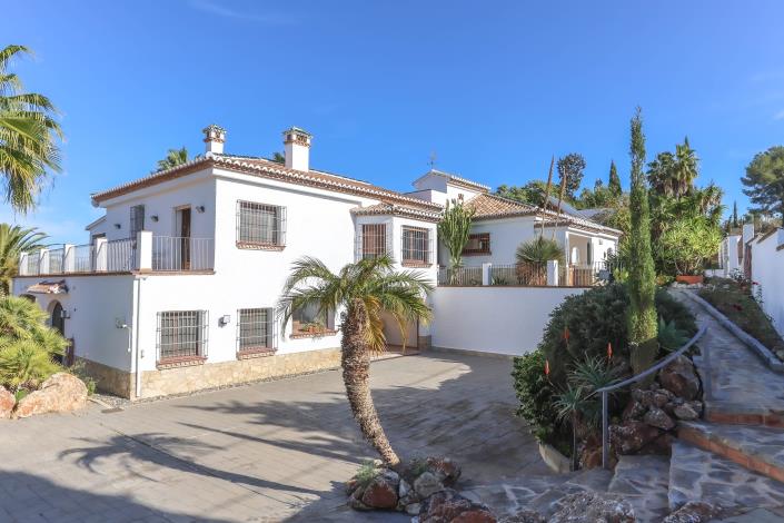 Image No.58-6 Bed Villa / Detached for sale