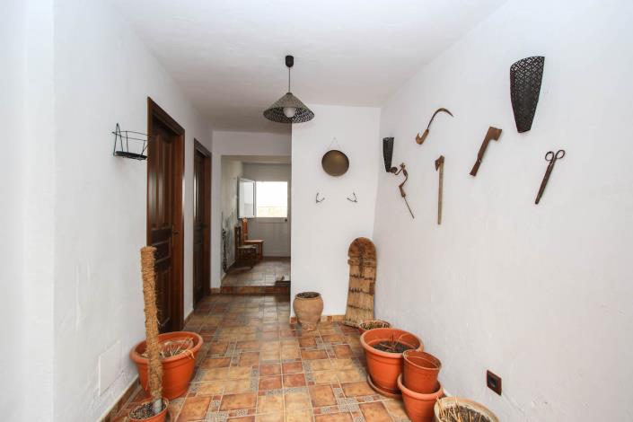 Image No.17-7 Bed Villa / Detached for sale