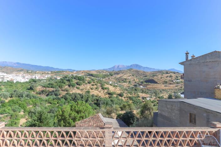 Image No.2-2 Bed Villa / Detached for sale