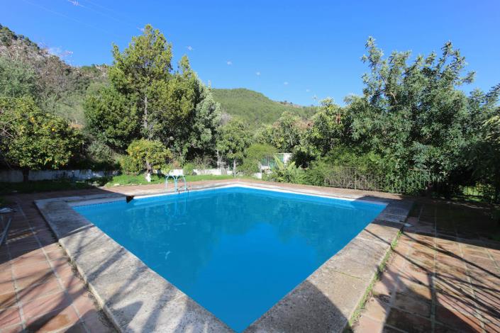 Image No.2-1 Bed Farmhouse for sale