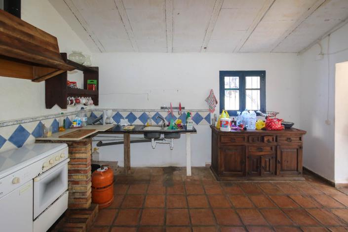 Image No.14-1 Bed Farmhouse for sale