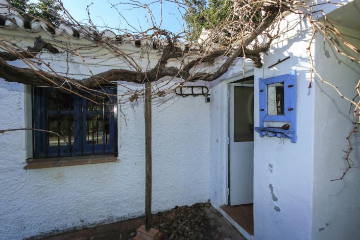 Image No.21-1 Bed Farmhouse for sale