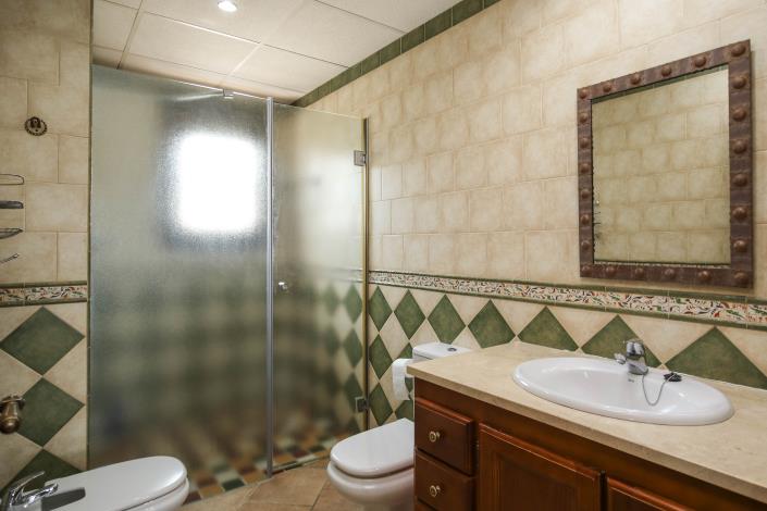 Image No.18-5 Bed Villa / Detached for sale