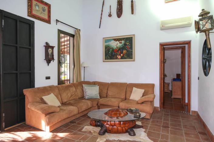 Image No.7-5 Bed Country House for sale