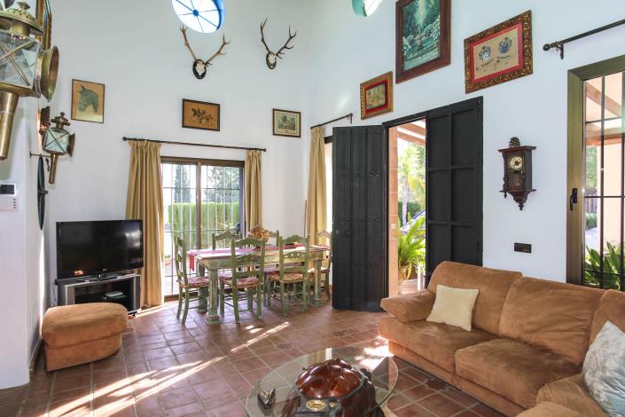 Image No.8-5 Bed Country House for sale