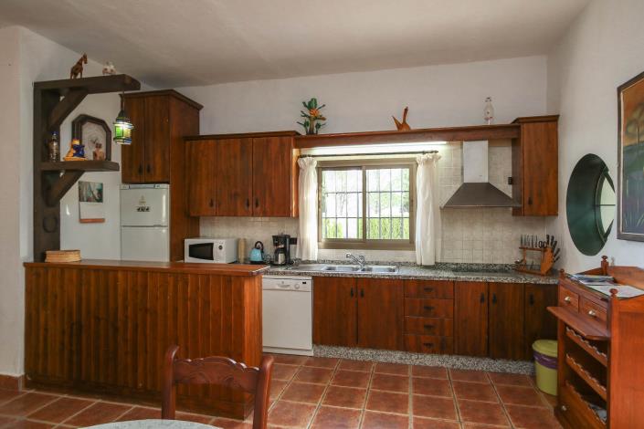 Image No.17-5 Bed Country House for sale