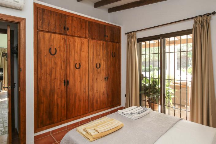 Image No.25-5 Bed Country House for sale