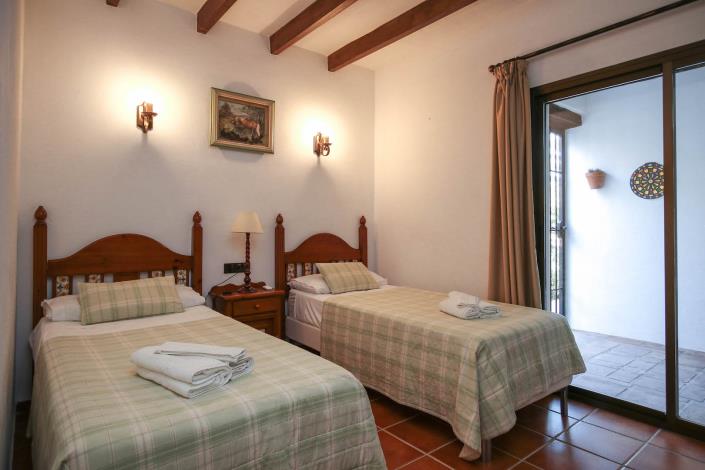 Image No.29-5 Bed Country House for sale