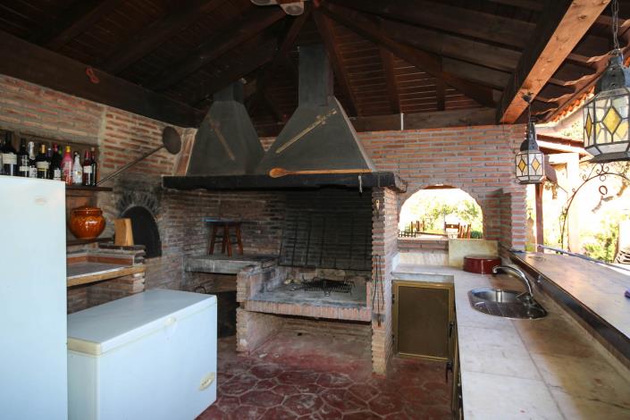 Image No.4-6 Bed Country House for sale