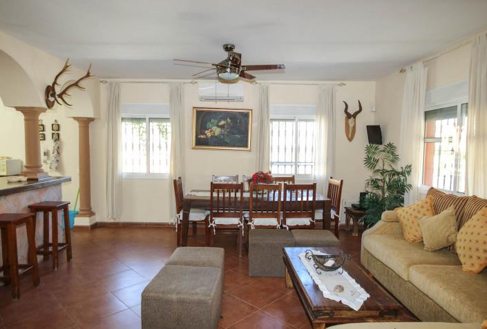 Image No.8-6 Bed Country House for sale