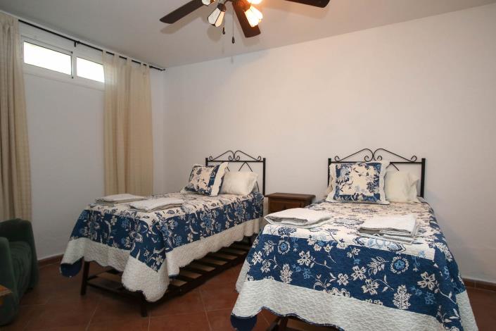 Image No.23-6 Bed Country House for sale