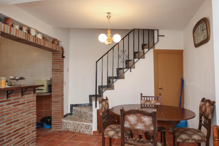 Image No.14-4 Bed Townhouse for sale