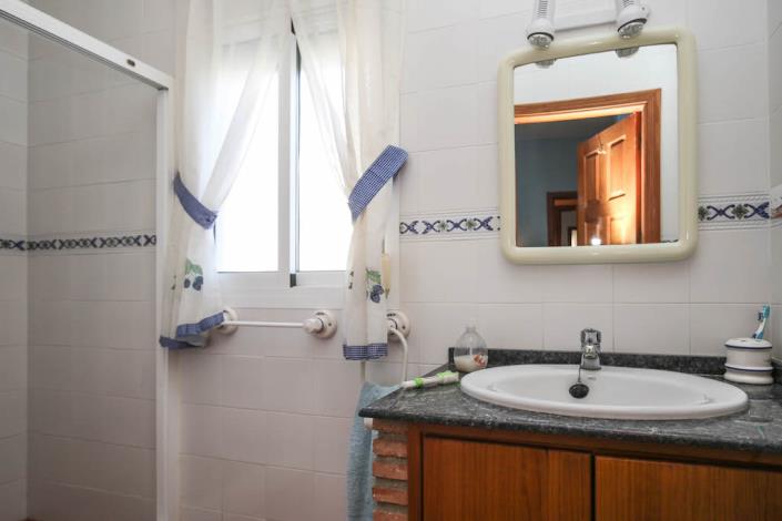 Image No.22-4 Bed Villa / Detached for sale