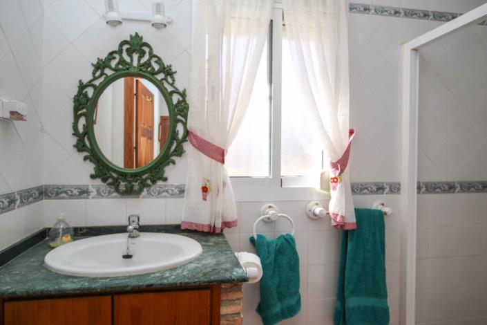 Image No.24-4 Bed Villa / Detached for sale