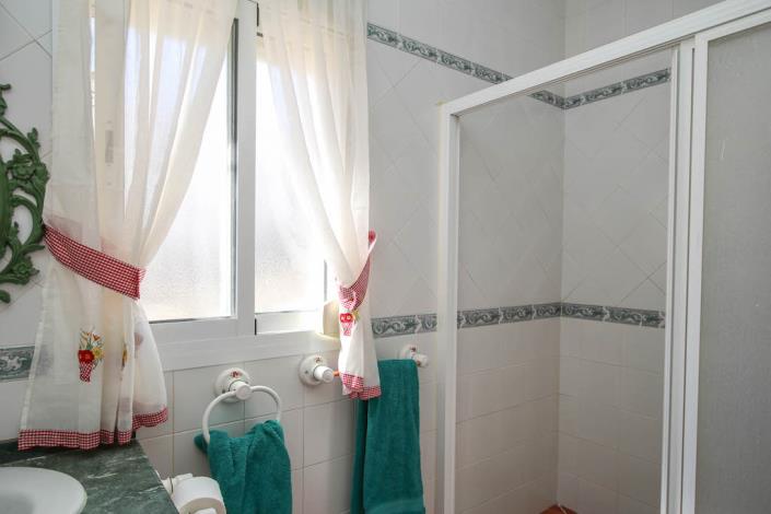 Image No.25-4 Bed Villa / Detached for sale